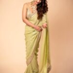 Pooja Banerjee Instagram – मेरी अॅंख काशनी … styled by @nidhikurda saree by @pannasareesofficial HMU- @vglow_makeupandhair shot by @alessandraramosstudio jewellery by @sonisapphire