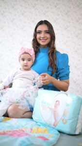 Pooja Banerjee Instagram - My Sana is always smiling and happy as a clam because she is surrounded by the 360 degree cottony softness of Pampers Premium Care. But don’t just go by what I say, instead, you should see it for yourself in this video, as she is the one who wears it all the time. These diapers are approved by mumma  of Sana and Sana. I’m sure your little one will do too. ❤️🧿 #PoojaBanerjii #SanaSSejwaal #MammaofSana #Pampers #babygirl #babiesofinstagram #NewMom #MomLife