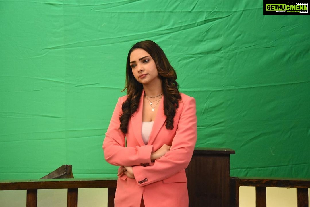 Pooja Banerjee Instagram - Good morning from #PihuSavageKapoor #PihuKapoor #badeacchelagtehain2 #balh2 #bts #shootlife #behindthecamera @sonytvofficial @muktadhond @shreya_nehal @rimzhimsain @sacorina