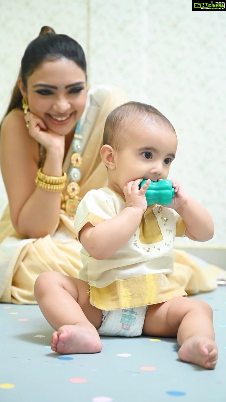 Pooja Banerjee Instagram - Your baby’s skin is so so soft, doesn’t it need a diaper which protects this softness with its cottony soft texture? Only Pampers premium pants keep my baby comfortable and dry. It made her first Diwali out full of joy and happy times and no leakage and rashes! @pampersindia #Ad #paidpartnership #Pampers #PampersTribe #PampersIndia #SoftSofteverywhere #SoftDiaper #Cottonysoft #PampersBaby #PampersMom #PampersPremiumCare #diaperbaby #diapers #diaperchange #babydiaper