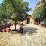 Pooja Banerjee Instagram - @neemrana.hotels you’ve amazed me so much …@neemrana.hotels #neemranahotels #heritagehotel #boutiquehotel #bespokeexperience #weekendgetaway #weekendvibes #weekendmood #fortpalace #restoration #hiddengems #art #architecture #indianhistory #indianhospitality #PoojaBanerjii #NewMom #MomLife #MammaOfSana jacket by @talesandstories_official Neemrana Fort Palace