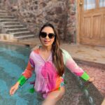 Pooja Banerjee Instagram - My Sunday was better than Yours… 😎❤️🧿 📸- @sandeepsejwal. @neemrana.hotels #neemranahotels #heritagehotel #boutiquehotel #bespokeexperience #weekendgetaway #weekendvibes #weekendmood #fortpalace #restoration #hiddengems #art #architecture #indianhistory #indianhospitality #PoojaBanerjii #NewMom #MammaofSana #MomLife #poolvibes #pooltime #waterbaby #nofilter #nofilterneeded Neemrana Fort Palace