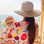 Pooja Banerjee Instagram - Peek-a-boo!!! Our favourite game!! @sanassejwaal our sunshine ❤️🧿 #MomLife #MammaofSana #NewMom #vacation #vacationmode #Rajasthan #neemranafort #SanaSSejwaal clicked by - daddy @sandeepsejwal @neemrana.hotels #neemranahotels #heritagehotel #boutiquehotel #bespokeexperience #weekendgetaway #weekendvibes #weekendmood #fortpalace #restoration #hiddengems #art #architecture #indianhistory #indianhospitality @elevatedigital.in Neemrana Fort Palace