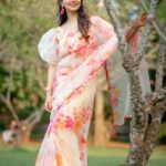 Pooja Banerjee Instagram – Still enjoying the festive season… saree by @labelkanupriya #PoojaBanerjii #SareeLove #OrganzaSaree #IndianWear #Festiveseason #festivewear Neemrana Fort Palace