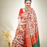 Pooja Banerjee Instagram - Happy Diwali everyone!!! ❤️🥰 Love, Peace, Happiness and good health to each one of you !! #PoojaBanerjii #SareeLove #PatolaSaree #redandwhitesaree New Delhi
