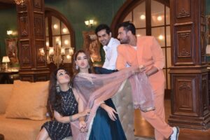 Pooja Banerjee Instagram - Bade achhe lagte hain mujhe ye log… Happy Valentine’s Day.. @leenesh_mattoo @nititaylor @randeepraii