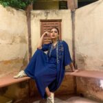 Pooja Banerjee Instagram - #aboutlastnight enjoyed some authentic #RajsthaniFood and one my favourite #LaalMaasakojg with some #kalbeliyadance @neemrana.hotels you are you’ve mesmerised me to the fullest ❤️ @neemrana.hotels #neemranahotels #heritagehotel #boutiquehotel #bespokeexperience #weekendgetaway #weekendvibes #weekendmood #fortpalace #restoration #hiddengems #art #architecture #indianhistory #indianhospitality #PoojaBanerjii #NewMom #MomLife ensemble courtesy- @chiquestudio Neemrana Fort Palace