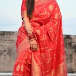 Pooja Banerjee Instagram - Reeling it with the festivities… #reels #reelsinstagram #reelsvideo #reelitfeelit #KarwaChauthSpecial #PoojaBanerjii #MammaofSana #newmommy #Momlife #SareeLove #Saree #RedSaree #BanarasiSaree #SilkSaree Saree by @mysilklove shot by @atreo_akash HMU BY- @makeup_by_pinky Jwellery by @namasyajewellery Bhubaneswar - Smart City