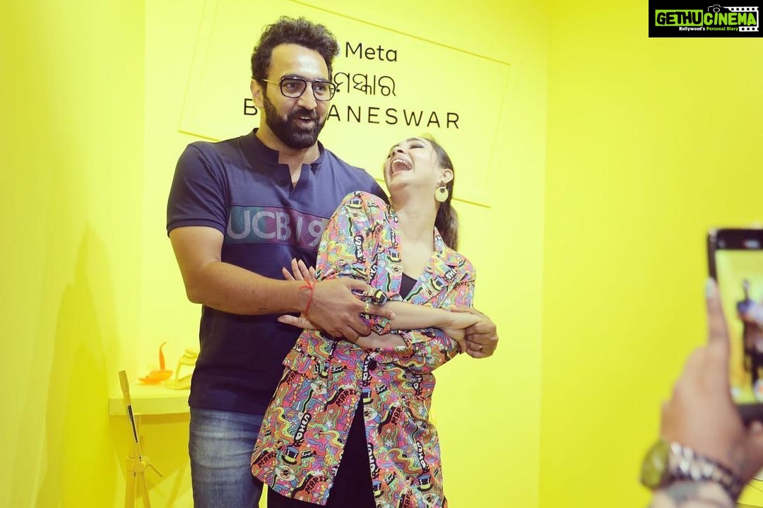 Pooja Banerjee Instagram - Glimpses from the #metameetupbhubaneswar Thank You @poojabanerjeee @sandeepsejwal for being a part of this event. It was wonderful to have you both and listen about your meta experience. Picture Courtesy: @santosh__babu