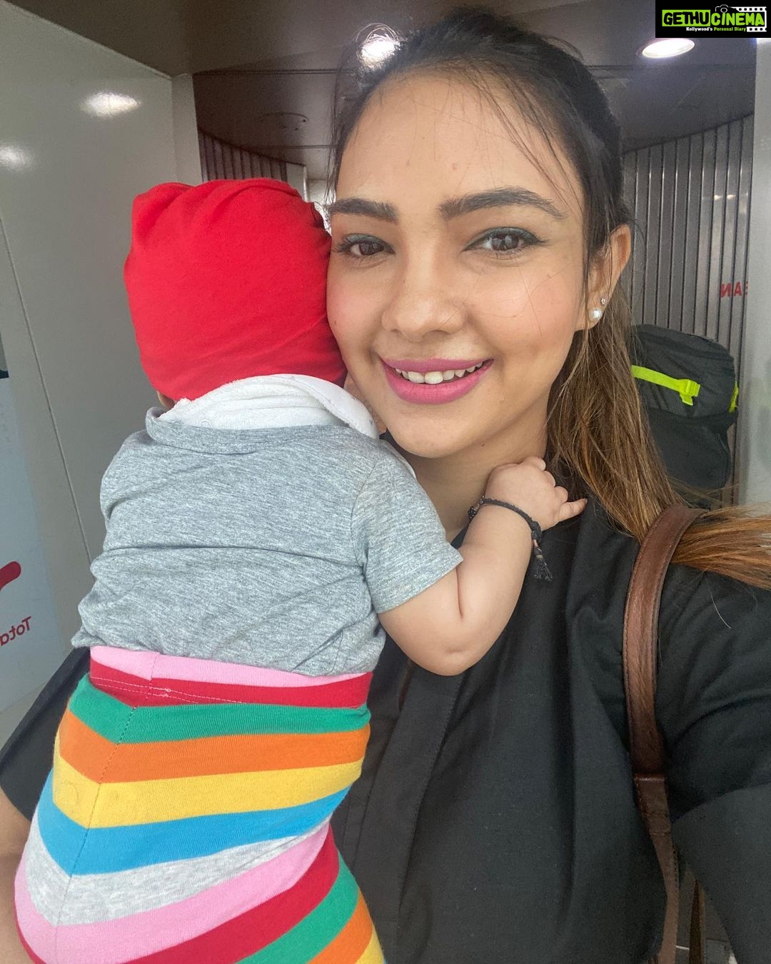 Pooja Banerjee - 48.9K Likes - Most Liked Instagram Photos
