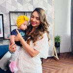 Pooja Banerjee Instagram - A mother’s only goal is to make sure that her baby is always safe, secure and comfortable and that’s why I use the LuvLap Baby Stroller that is certified as per the European Standard EN 1888. It has a 5 point safety harness and 3-position seat recline so that I can keep the seat reclined, upright or flat depending on her need and mood. So, go on LuvLap and make your and your baby’s life so much easier with this stroller that has a soft cushioned seat for your baby’s comfort! @luvlap.in #PoojaBanerjii #LuvLap #LuvLapStroller #SanaSSejwaal #MammaofSana #MomLife #NewMom #InstagramBaby #Stroller