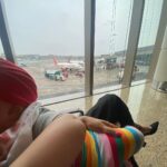 Pooja Banerjee Instagram - Waiting scenes at the airport… no time for airport looks 😆 #handsnotfree #oneplusonetraveller #MeandMine #mammaofSana #SanaSSjewaal #PoojaBanerjii #NewMom #MomLife Mumbai, Maharashtra