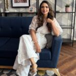 Pooja Banerjee Instagram - It felt good being on set after a good break!! Thank you @rohitreddygoa for having us on set!! @sanassejwaal had a good time for sure and so did I. BTS of @luvlap.in outfit by @shopmulmul HMU BY @jhanvimehta_mua_ #PoojaBanerjii #LuvLap #SanaSSejwaal #NewMom #MommyLife