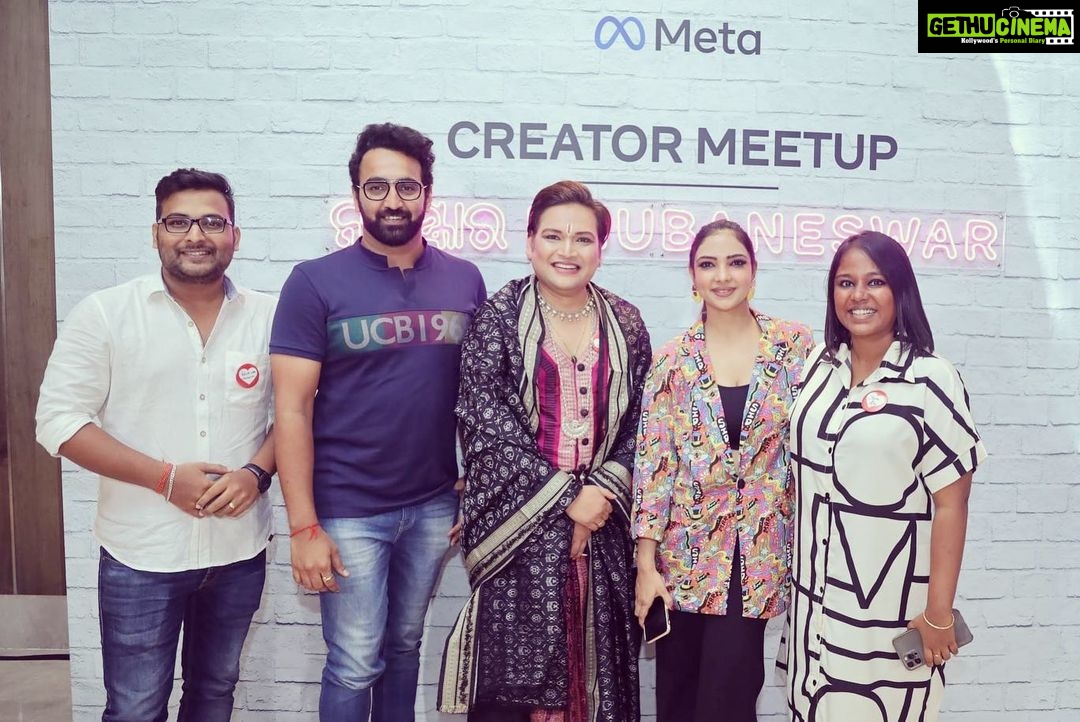 Pooja Banerjee Instagram - Glimpses from the #metameetupbhubaneswar Thank You @poojabanerjeee @sandeepsejwal for being a part of this event. It was wonderful to have you both and listen about your meta experience. Picture Courtesy: @santosh__babu