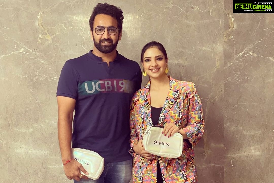 Pooja Banerjee Instagram - Glimpses from the #metameetupbhubaneswar Thank You @poojabanerjeee @sandeepsejwal for being a part of this event. It was wonderful to have you both and listen about your meta experience. Picture Courtesy: @santosh__babu