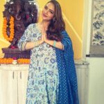 Pooja Banerjee Instagram - Ganapati Bappa Morya!!! #OnGanGanpatayeNamah #GanpatiBappaMorya. Miss being in mumbai for Ganesh Chaturthi but celebrating with my family in Delhi ❤️ outfit by @tara_c_tara styling by @mouliroy @maverick.communication01 New Delhi