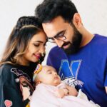 Pooja Banerjee Instagram - @sandeepsejwal first Father’s Day with @sanassejwaal and new mamma!! HMU BY @umasmakeoverunisexsalonandspa @sanassejwaal blanket by @official_miarcus & hair band by @the_peach_street