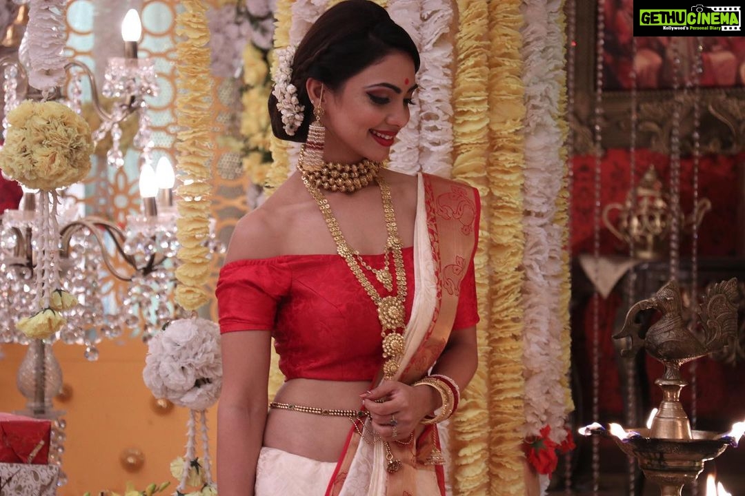 Pooja Banerjee Instagram - শুভ নববর্ষ ♥️ #BengaliNewYear #ShubhoNoboBorsho #PoojaBanerjee