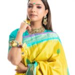 Pooja Banerjee Instagram - #sareelove #sareeloverforever #babynamingcermony Saree by @kankatala_ HMU BY @geetanjalisalon Blouse by @designer_kazbee Courtesy- @thedotdiary Hair accessory by @florenzaaflowers Jwellery by @jagdishjewellerschandigarh📸- @knotjustpictures #PoojaBanerjee #BlueMermaid #mommy #SanaSSejwaal #gadwalsaree #silksaree #floraljwellery