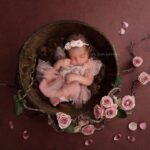 Pooja Banerjee Instagram - Our Gulabo ❤️@sanassejwaal #BabyPoo #SejwalJr. #SandeepSejwaal #PoojaBanerjee #SanaSSejwaal 📸- @falgunikharwaphotography