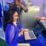 Pooja Banerjee Instagram - When you have to be #PihuKapoor and have March end coming closer as well.. my fellow Chartered Accountant friends will relate to this #WorkMode #Deadlines #PoojaBanerjii #KeepingItReal