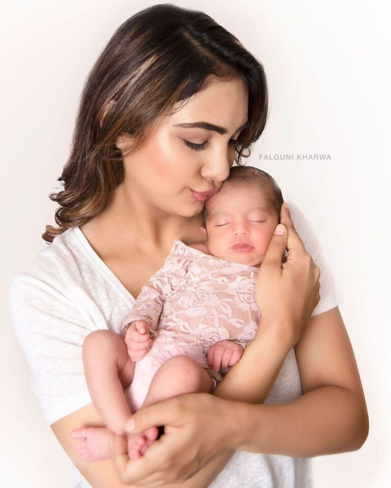 Pooja Banerjee Instagram - 10 years Ago, today 5th of April I faced the camera for the first time and became an actress and since that day I’ve been grateful to the universe for making me happy , content and an actress and today YOU my love , you’ve made me a mother and given me happiness that I can’t ever measure .. love you to infinity … @sanassejwaal You faced the camera for the first and you’ve made me the happiest mother … love you baby girl @sanassejwaal 📸- @falgunikharwaphotography