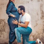 Pooja Banerjee Instagram - My ❤️🧿 Pic by @subisamuel Styled by @anusoru @nidhikurda Make up by @sachinmakeupartist1 Hair by @hairbydrishya Outfit by @bumploving . . . #pregnancyshoot #poojabanerjee #sandeepsejwal #subisamuel #readytopop #readytopopmamas #MommyToBe #PregnancyFashion #BlueMermaid #BabyGulabo #BabyPoo #sejwaljr
