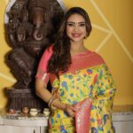 Pooja Banerjee Instagram - Paithani saree by @karagiri_ethnic is a vibe in its own true sense.. 📸- @jerry__creations HMU- @gopikabajajmakeover managed by @thedotdiary Jwellery by @malabargoldanddiamonds #PoojaBanerjii #NewMom #MomLife #BlueMermaid New Delhi