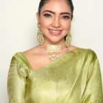 Pooja Banerjee Instagram - Saree Love is my Forever Love Saree by @zaribanaras HMU - @geetanjalisalon Jwellery - @sonisapphire Styled by @mouliroy Managed by @dotdiary Shot by - @zayed_ahmad_photography #PoojaBanerjee #SareeLoveisForeverLove # BlueMermaid #NewMom #MommyLife New Delhi