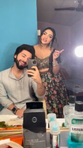 Pooja Banerjee Instagram - Somethings never change, they just evolve…
@aarohi_123kumawat  @muktadhond @sonytvofficial @balajitelefilmslimited 
.
.
.
.
.
#badeacchelagtehain2 #balh2 #balajitelefilms #sonytvofficial #actorsonset #fun #reels #wheelsonthebus #cocomelon