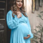 Pooja Banerjee Instagram - #PregnancyPillow by @quiltcomfort … My Companion during my entire pregnancy… I wouldn’t sleep without this (or rather I couldn’t sleep without this) well this is The Only brand to offer 14 nights trial and 6 months warranty and guess what, it was not even made for commercial selling, but the founder developed this for his pregnant wife and That’s how it became the best pregnancy pillow!!!! Thank you @quiltcomfort for making my Journey so comfortable ❤️❤️❤️ night suit by @chicmomz
