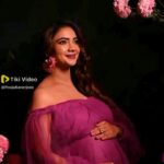 Pooja Banerjee Instagram - Teaser… #MaternityShoot #PoojaBanerjee #MommyToBe #Preggo #PreggoLife #PregnancyFashion #BlueMermaid #Tiki @tikiappofficial Stylist: @krishi1606 Makeup and Hair: @monashairandbeauty Outfit by @elaan_rahul × @triptigoy Studio: @byou.in Videographer: @van_photography @_megapixelphotography Team: @greenlight__media