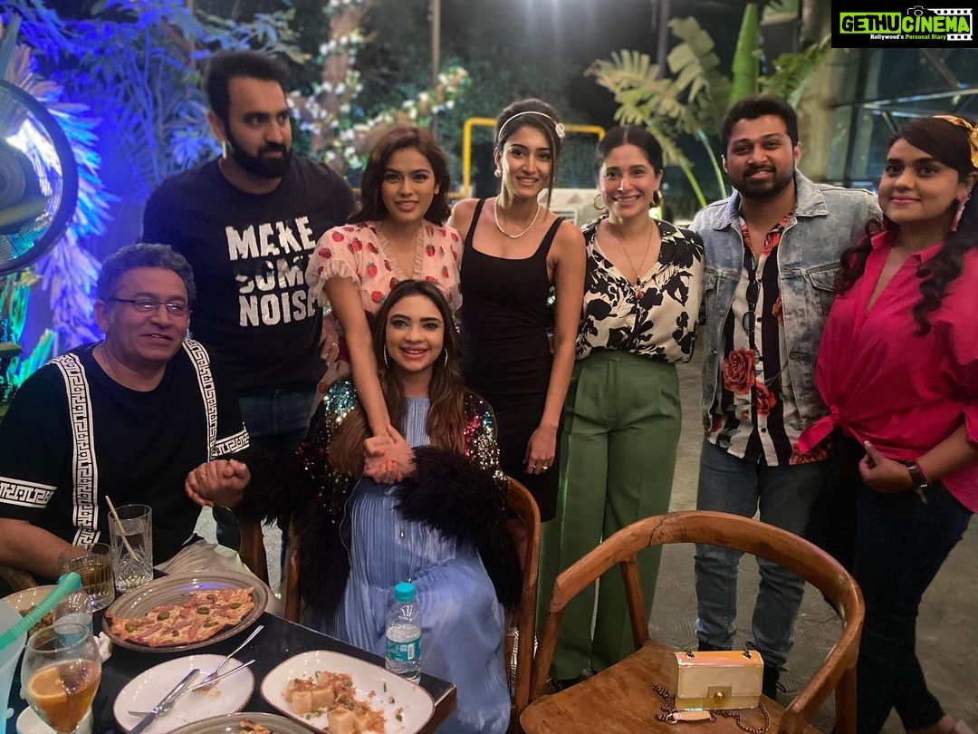 Pooja Banerjee - 51.5K Likes - Most Liked Instagram Photos