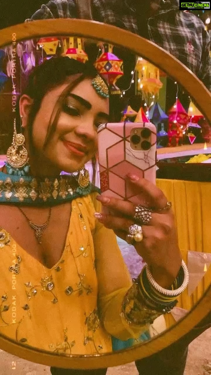 Pooja Banerjee Instagram - #lohrilook of #KumKumBhagya #RheaMehra #PoojaBanerjee #BlueMermaid #Reels #reelitfeelit❤️❤️ co-ord set by @sttavoss @mouliroy hair styling by @gulshanmazher123 MAKE UP BY @vinodsingh5913