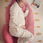 Pooja Banerjee Instagram - #PregnancyPillow by @quiltcomfort … My Companion during my entire pregnancy… I wouldn’t sleep without this (or rather I couldn’t sleep without this) well this is The Only brand to offer 14 nights trial and 6 months warranty and guess what, it was not even made for commercial selling, but the founder developed this for his pregnant wife and That’s how it became the best pregnancy pillow!!!! Thank you @quiltcomfort for making my Journey so comfortable ❤️❤️❤️ night suit by @chicmomz