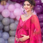 Pooja Banerjee Instagram - #BabyShowerSaga #BabyPoo #SejwalJr. #MommyToBe #SandeepSejwal #PoojaBanerjee #BlueMermaid #Preggo #PreggoLife Nails: @pamperandshine_beautylounge PR: @dinky_nirh