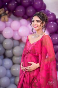 Pooja Banerjee Instagram - #BabyShowerSaga #BabyPoo #SejwalJr. #MommyToBe #SandeepSejwal #PoojaBanerjee #BlueMermaid #Preggo #PreggoLife 

Nails: @pamperandshine_beautylounge 

PR: @dinky_nirh