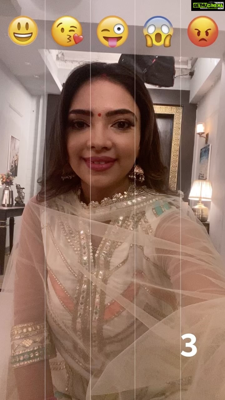 Pooja Banerjee Instagram - 😃😘😜😱😡