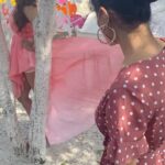 Pooja Banerjee Instagram - #BehindTheScene and that’s how you get the perfect shot… thank you @riechamallick for ummmm you know for being the wind blower for my shoot 😂 #photoshoot #throwbackthursday #Memories #PoojaBanerjee #BlueMermaid