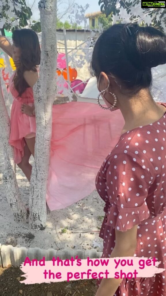 Pooja Banerjee Instagram - #BehindTheScene and that’s how you get the perfect shot… thank you @riechamallick for ummmm you know for being the wind blower for my shoot 😂 #photoshoot #throwbackthursday #Memories #PoojaBanerjee #BlueMermaid