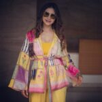 Pooja Banerjee Instagram - #BirthdayGirl in @theboozybutton Styled by @thedotdiary @thedottstyle Outfit by @theboozybutton Makeup & Hair by @jhanvimehta_mua_ Clicked by @captis.studios.fashion #PoojaBanerjee #BlueMermaid #preggo #yellowmellow💛 #lazyoutfit #momtobe Mumbai, Maharashtra