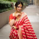 Pooja Banerjee Instagram - #Dhanteras with @kankatala_ and @malabargoldanddiamonds Blouse by @blousehousebymahithaprasad Hair and Make-up by @jhanvimehta_mua_ Shot by @captis.studios.fashion Styled by- @thedotdiary #PoojaBanerjee #BlueMermaid #KanjeevaramSaree #RedSilkSaree #MalabarGold #templejwellery #SouthIndianSaree #southsilk #Kankatala #sareeindia #MomToBe Mumbai