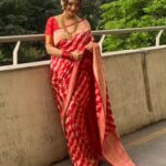 Pooja Banerjee Instagram - Behind the Scenes…. #Saree #Photoshoot #KanjeevaramSaree #SilkSaree