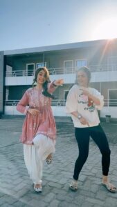 Pooja Banerjee Instagram - The Kapoor sisters👯‍♀️ 
Following the trend💃🏻💃🏻
#trendingreels #reelitfeelit #instagramreels #reelsinstagram #tayreels #behindthescenes #bts #happywednesday#balh2 #pihu #prachi