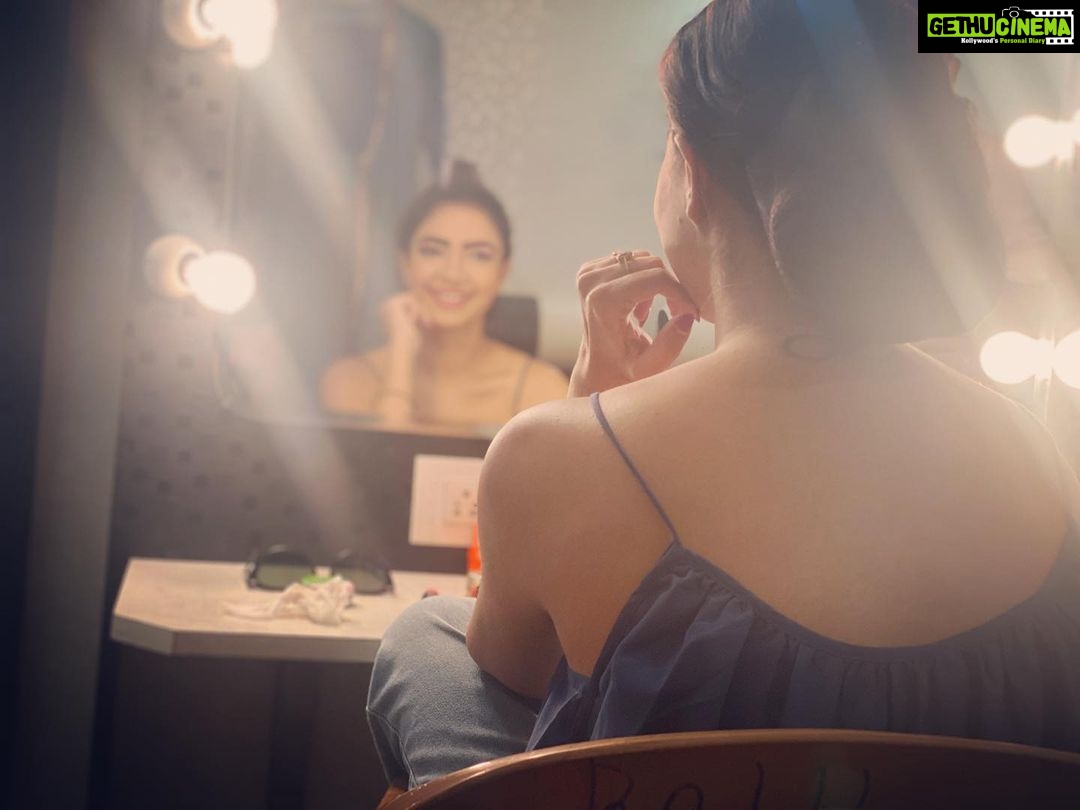 Pooja Banerjee Instagram - Looking at my brighter tomorrow… #blessed #BlueMermaid #PoojaBanerjee #HappySunday