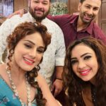 Pooja Banerjee Instagram - Love from #badeacchelagtehain2 ❤️❤️ @abhinavabu @ajay.nagrath @nititaylor #actorslife #picoftheday #showtime #love #blessings #friendship #teamwork