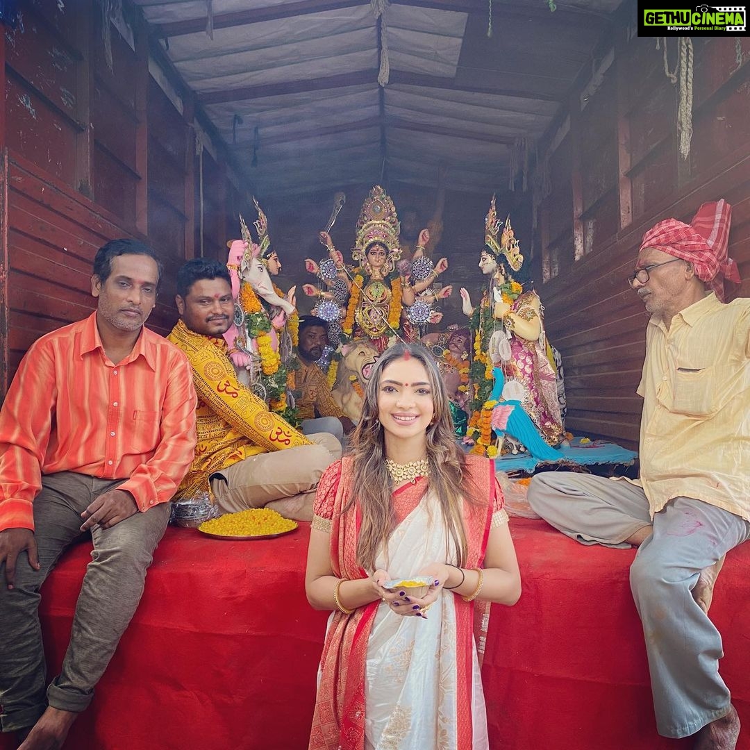 Pooja Banerjee - 52.9K Likes - Most Liked Instagram Photos