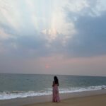 Pooja Banerjee Instagram - Just a day where I’m scrolling through my archives (even though I’ve lost most of my pictures from my phone) to find the perfect picture to express the feeling that I wish to travel again , although nothing is stopping me from doing so, it’s just that for once I’m taking it slow when it comes to my travel plans… my friends and family who know me, they are well aware how much I love to travel.. Well I’m waiting for the Travel Bug To Bite me soon ❤️ 🐞 swipe to the last picture to see my #ForeverTravelPartner my #MiniMe #WaitingforTheTravelBugToBiteMe #ForeverAWanderer #BlueMermaid #PoojaBanerjii #MammaofSana #SanaSSejwaal