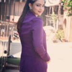 Pooja Banerjee Instagram – 💜 styled by @sacorina @muktadhond @shreya_nehal #badeacchelagtehain2 #PihuKapoor #PoojaBanerjii