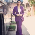 Pooja Banerjee Instagram – 💜 styled by @sacorina @muktadhond @shreya_nehal #badeacchelagtehain2 #PihuKapoor #PoojaBanerjii